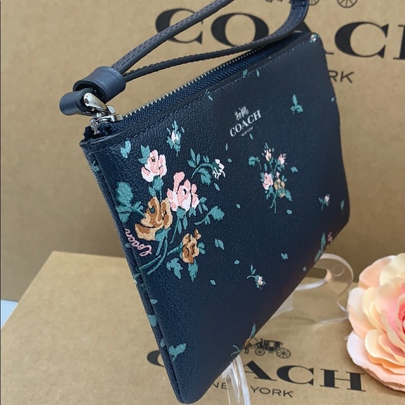 COACH COACH Corner Zip Wristlet with rose bouquet - Picture 3 of 14